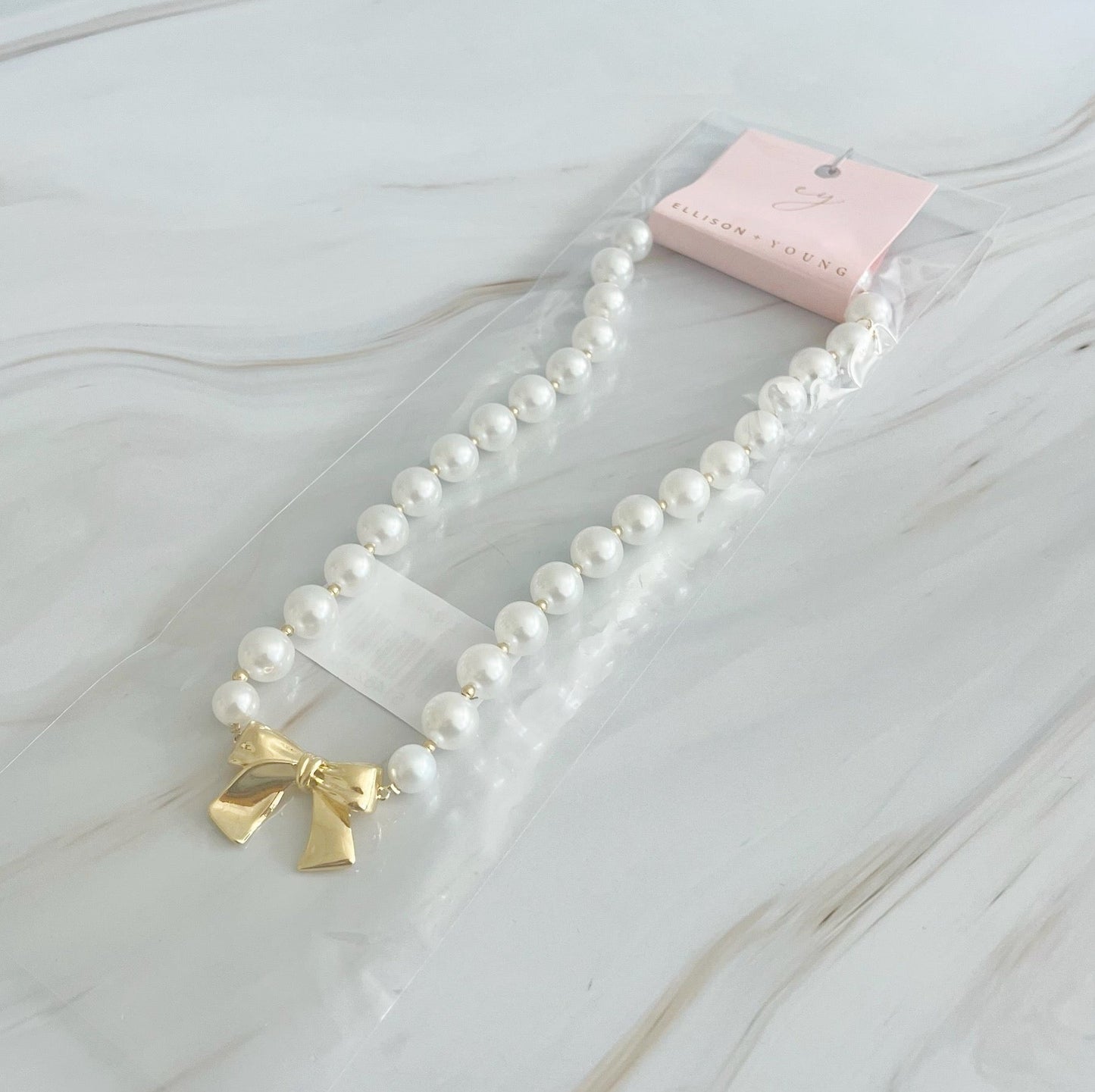 Bow and Pearls Necklace